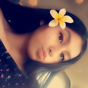 Meet your Posher, Anahi